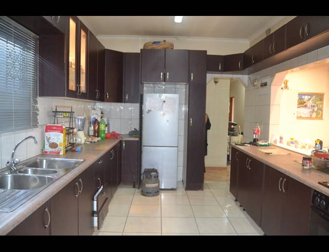 3 BEDROOM HOUSE FOR SALE IN PARK RYNIE